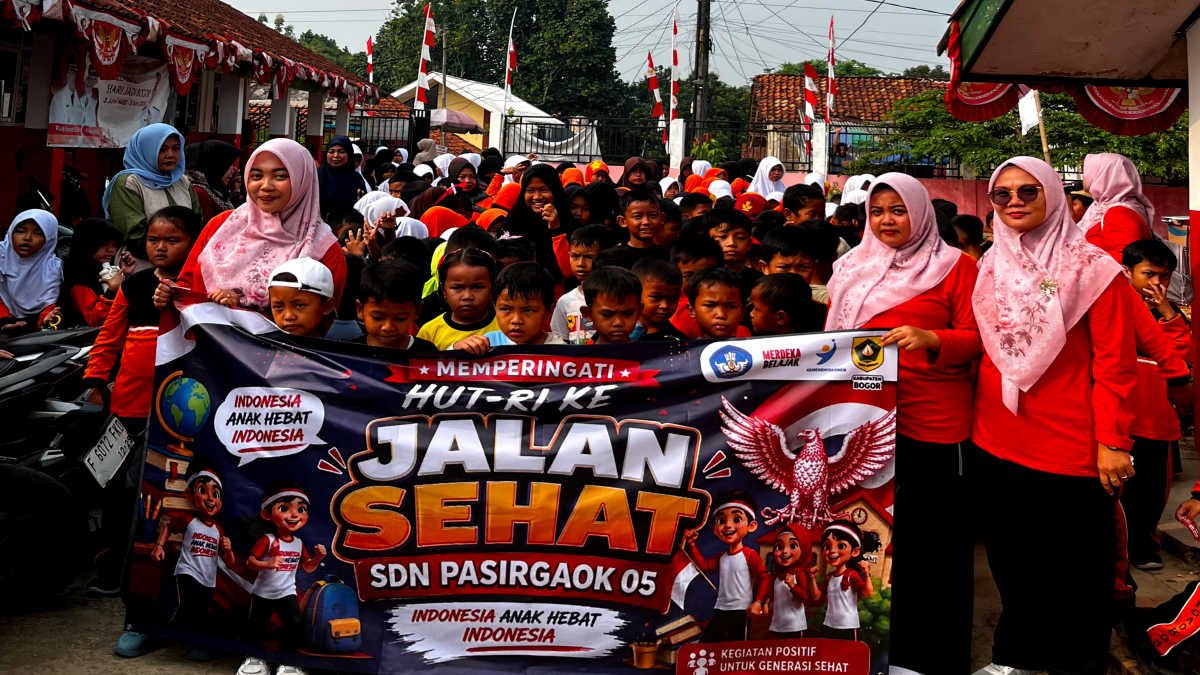 BOGOR, NovaFakta.com – Semarak peringatan Hari Ulang Tahun (HUT) ke-81 Republik Indonesia terasa meriah di lingkungan SDN Pasirgaok 05, Kecamatan Rancabungur, Kabupaten Bogor. Sebanyak 282 siswa mengikuti kegiatan jalan sehat yang digelar sekolah pada Rabu (19/8/2026).